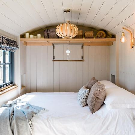 Boutique Cornish Shepherd'S Hut With Hot Tub Launceston Ngoại thất bức ảnh