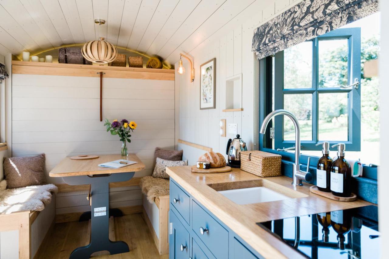 Boutique Cornish Shepherd'S Hut With Hot Tub Launceston Ngoại thất bức ảnh
